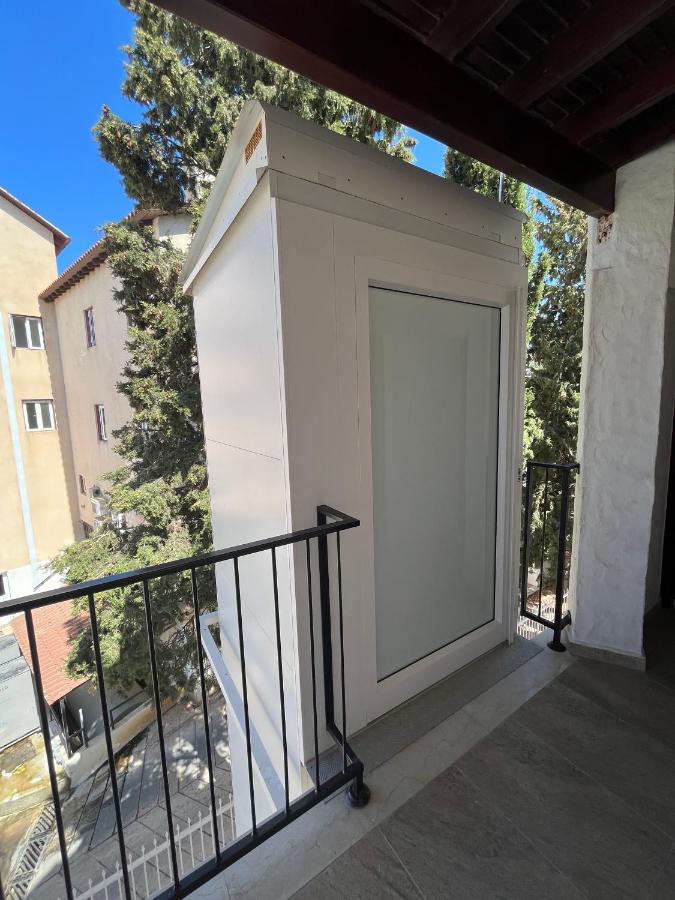 Papho's Mare Apts *