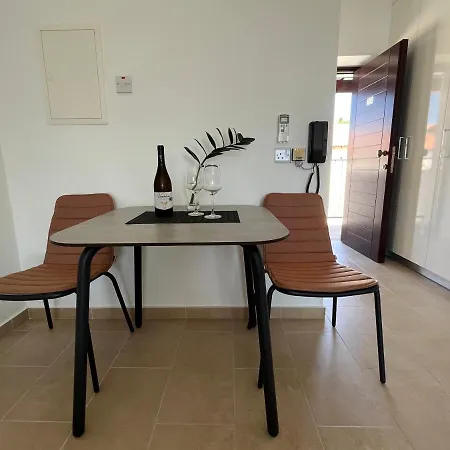 Papho'S Mare Apts Paphos Exterior photo