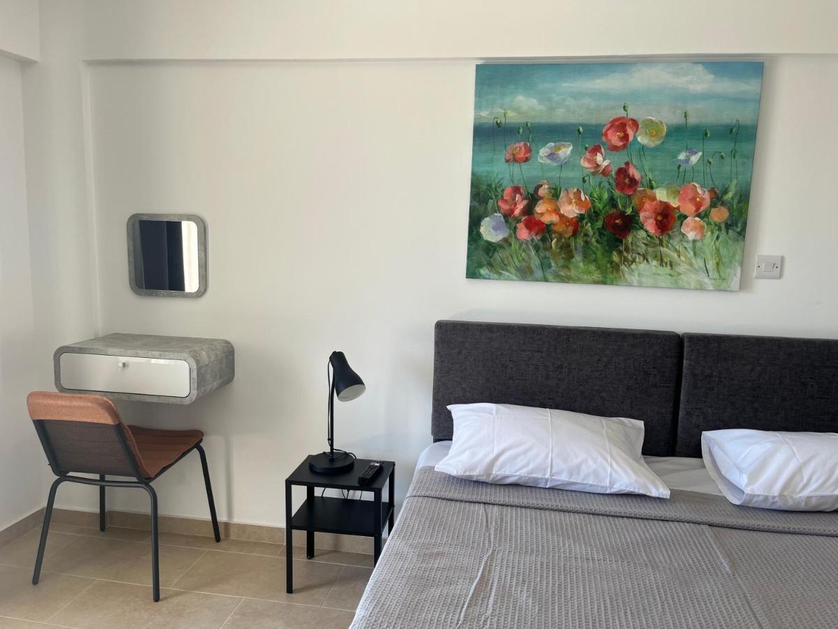 Papho's Mare Apts Apartament *