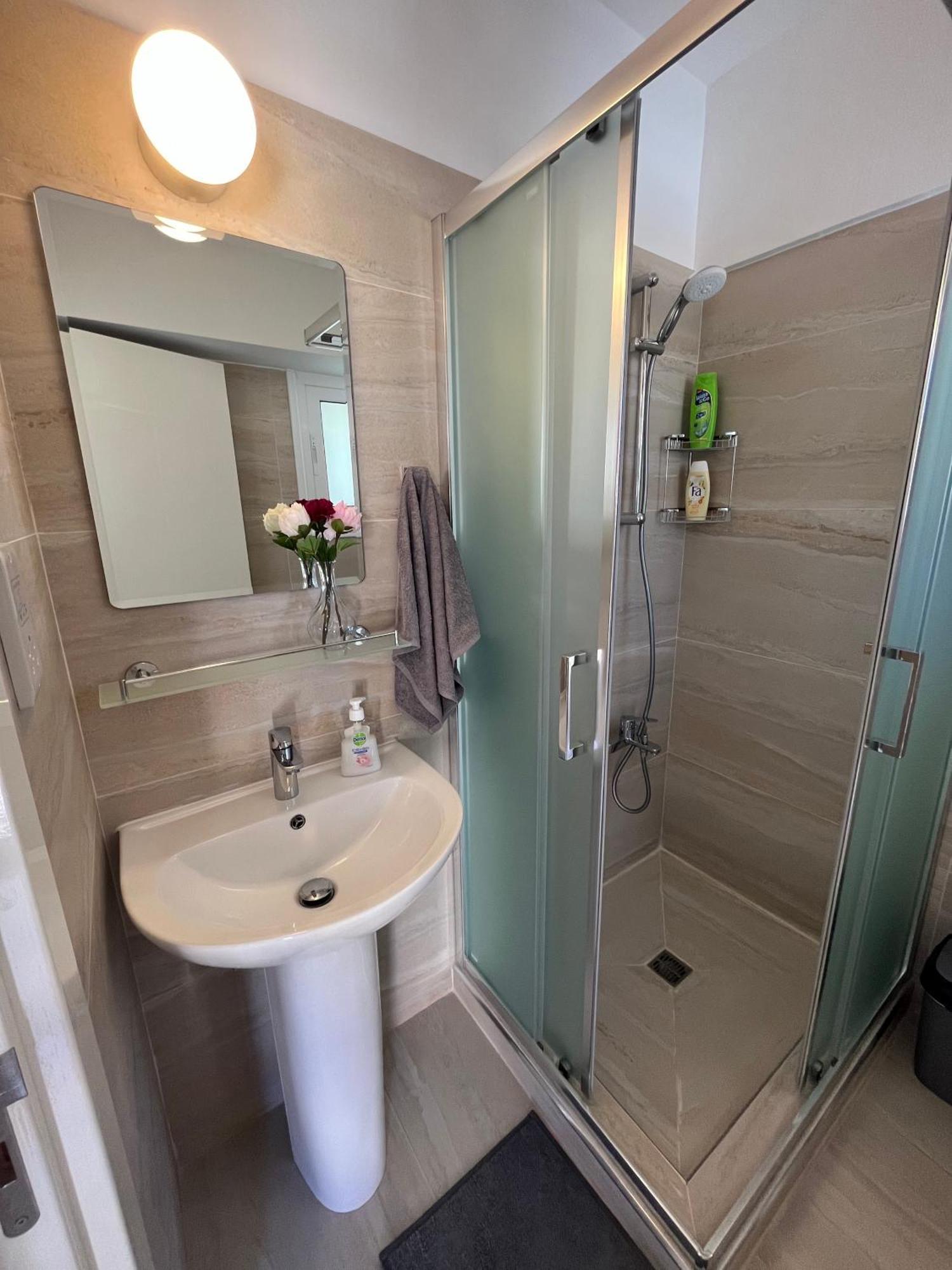 Papho's Mare Apts Apartament *